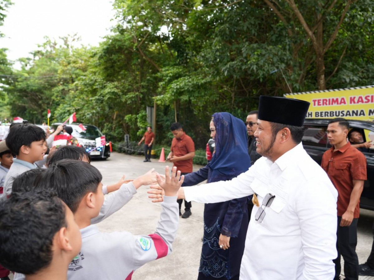 Semangat Baru Pendidikan Kaltim, Gubernur Harum Beri Insentif Guru Non-ASN PAUD, SD dan SMP