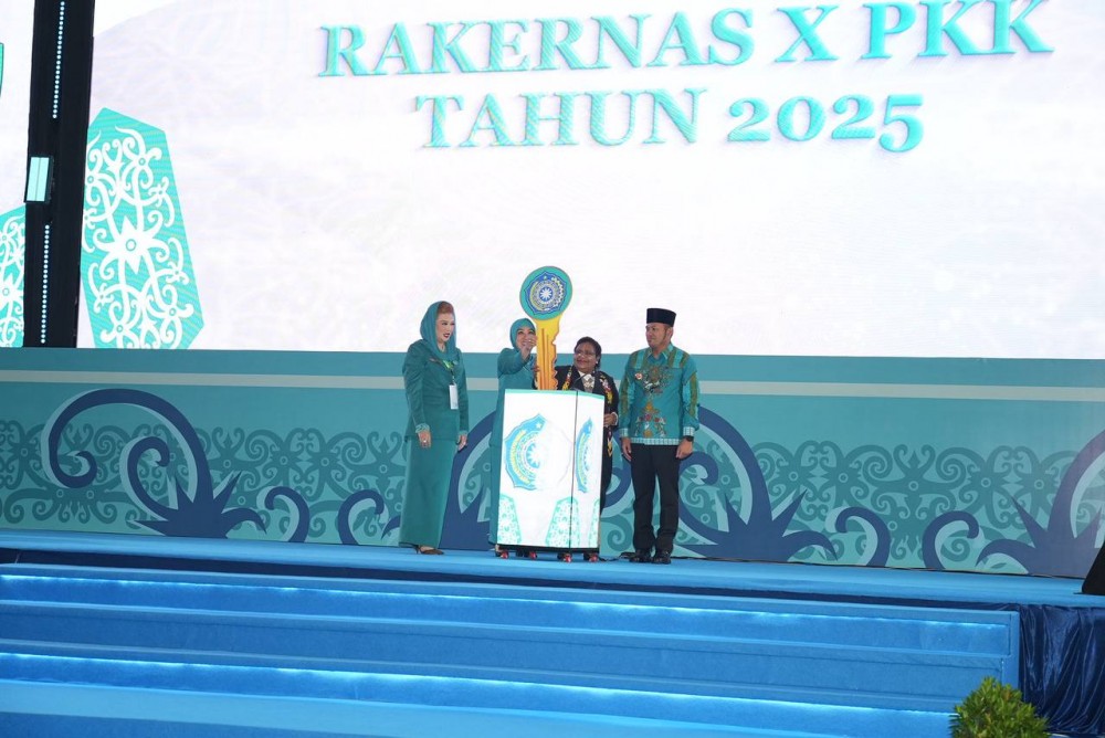 Pembukaan Rakernas PKK 2025, Gubernur Harum : PKK Garda Terdepan Pembinaan Keluarga