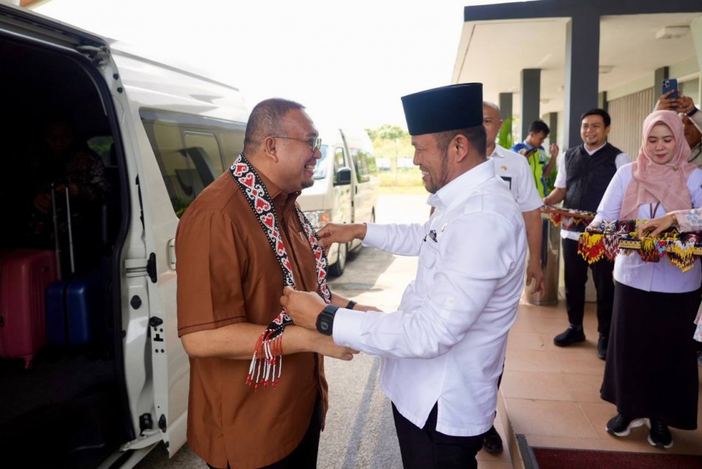 Gubernur Harum Sambut Kedatangan Komisi VI DPR RI