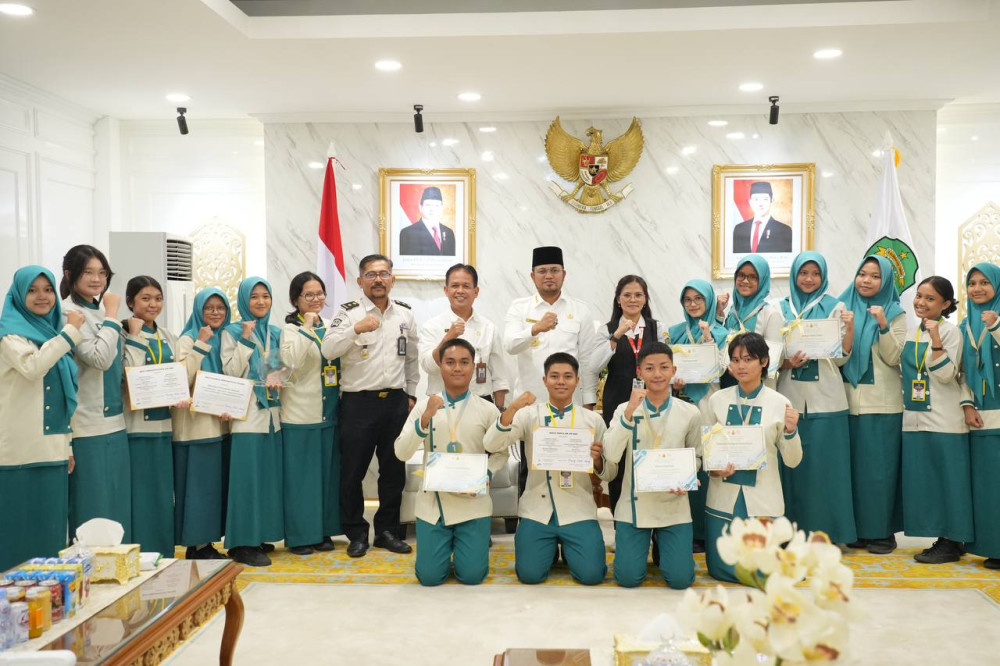 Audiensi SMAN 10 Samarinda, Gubernur Harum: Jangan Cepat Puas, Terus Berprestasi
