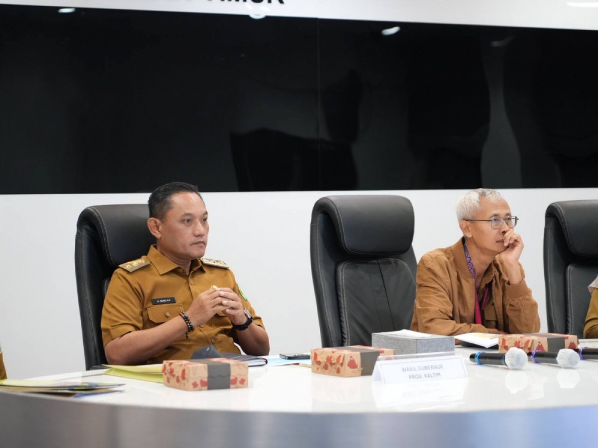 Wagub Seno Hadiri Rakor Pengendalian Inflasi Daerah dan Sosialisasi Pembentukan Kopdeskel Merah Putih