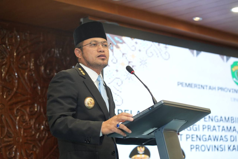Lantik 49 Pejabat, Gubernur Harum: Pejabat Harus Bergerak Cepat dan Berorientasi Hasil