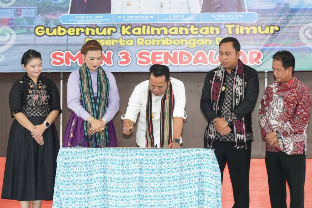 Resmikan Aula SMK Negeri 3 Sendawar, Gubernur Ajak Ciptakan Generasi Unggul dan Berkarakter