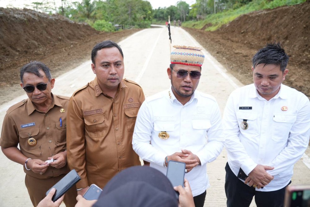 Setelah 80 Tahun Merdeka. Akhirnya Kubar - Mahulu Tersambung Jalur Darat
