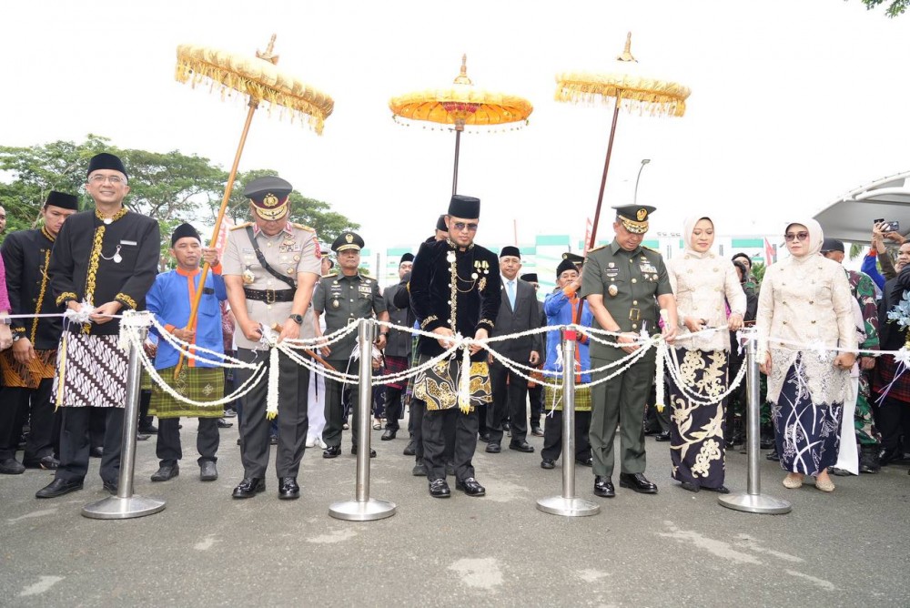 Pekan Raya Kaltim 2026 Resmi Dibuka, Gubernur Kunjungi Gerai UMKM dan Layanan Publik