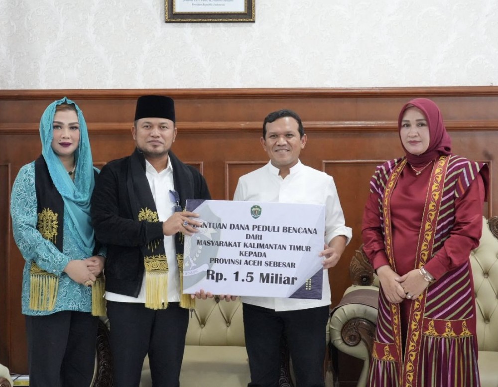 Gubernur Harum Serahkan Langsung Bantuan Rakyat Kaltim ke Aceh