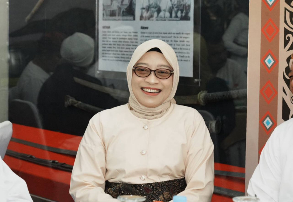 Ngulur Naga dan Belimbur Erau Adat Kutai. Gubernur : Generasi Muda Harus Bangga dan Menjaga Adat Budaya
