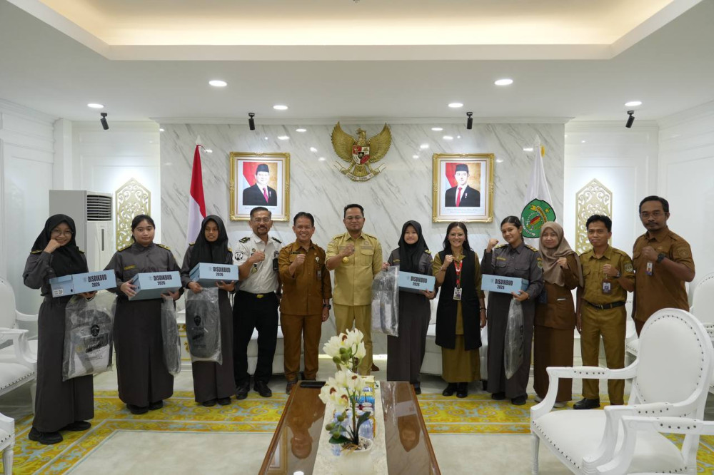 Paket Seragam Gratis Mulai Disalurkan ke Pelajar Kaltim