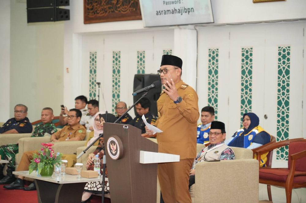 Sambut Kedatangan Jemaah Haji Kloter Balikpapan, Wagub Bangga Jemaah Beli Oleh-oleh di Daerah