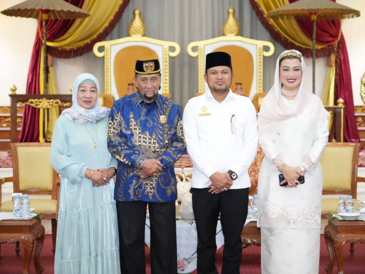 Gubernur Harum Bersilaturahim ke Sultan Kutai Aji Muhammad Arifin