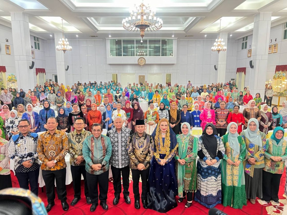 Gala Dinner HKG PKK dan Rakernas X PKK 2025, Gubernur Harum : PKK Memperkuat Ketahanan Nasional