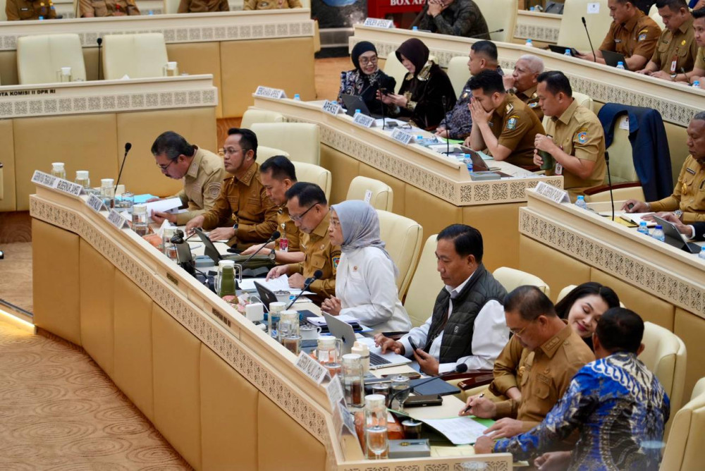 Rapat Komisi II DPR RI, Gubernur Harum Usulkan Tambahan DAU Bagi Daerah