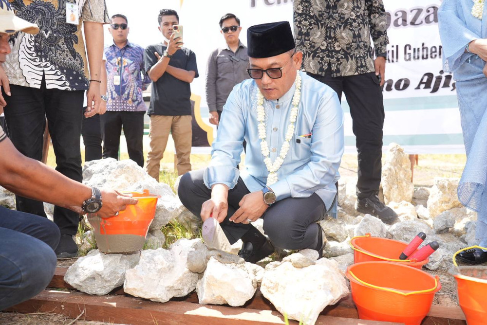 Wagub Kaltim Letakkan Batu Pertama Pembangunan Masjid Al-Ghazali di Sanga-Sanga