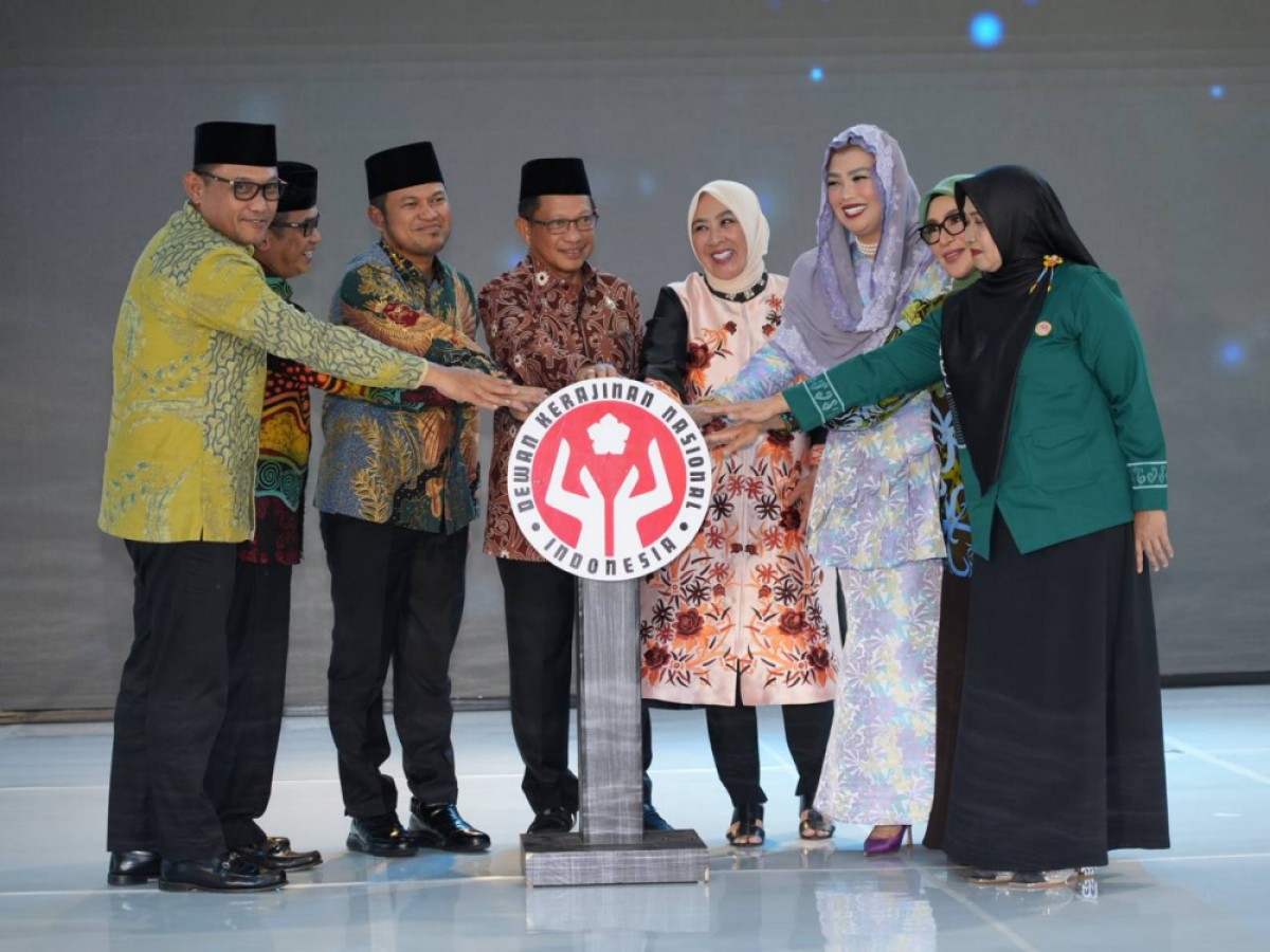 Penutupan HUT-45 Dekranas 2025, Mendagri Tito : Jangan Rendahkan UMKM Kerajinan