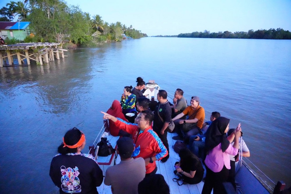 Susuri Sungai Batu-Batu dan Pulau Besing, Ribuan Kelelawar Raksasa Sapa Wartawan dan Pj Gubernur