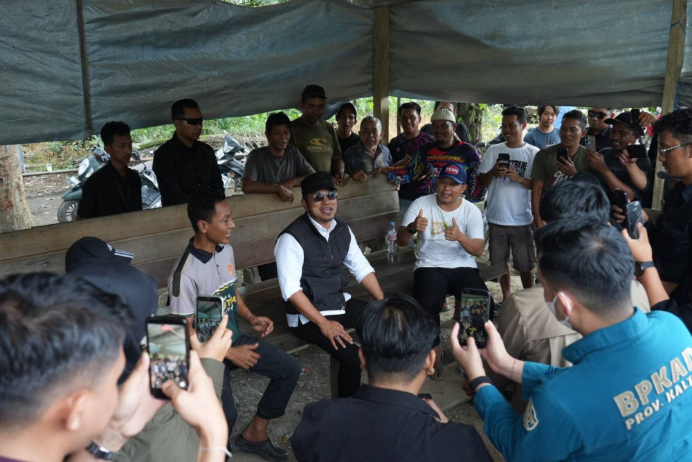 Melintas di Jalur Kota Bangun - Tabang, Warga Tuana Tuha Hadang Mobil Gubernur