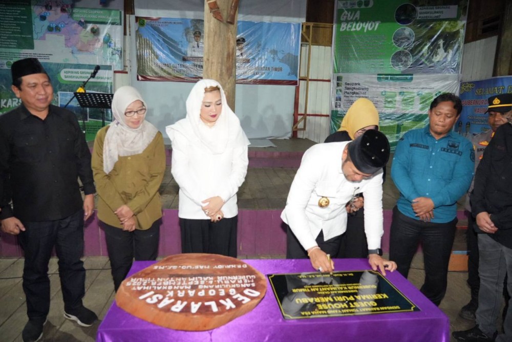 Malam Minggu di Kampung Merabu, Gubernur Harum Teken Deklarasi Geopark Sangkulirang Mangkalihat
