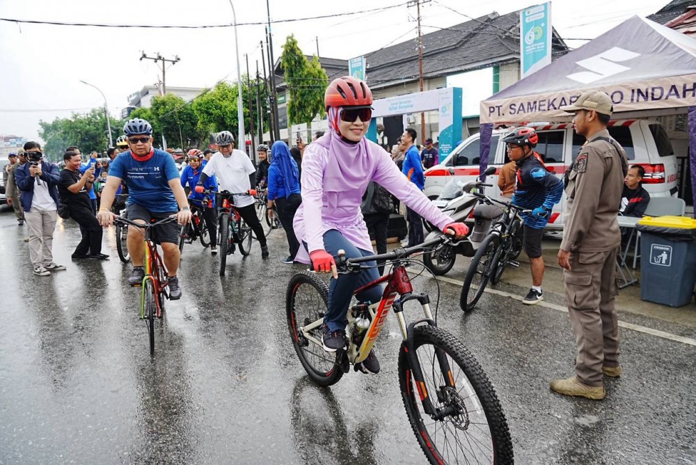 HKN Ke-60 di Kaltim, Sekda Sri Wahyuni Gowes Bareng Warga Samarinda