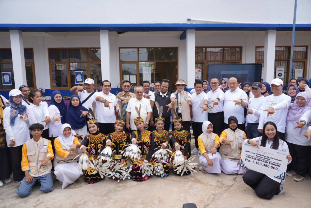 Gubernur dan Mendikdasmen Kompak, Tidak Ada Kata Terlambat untuk Belajar