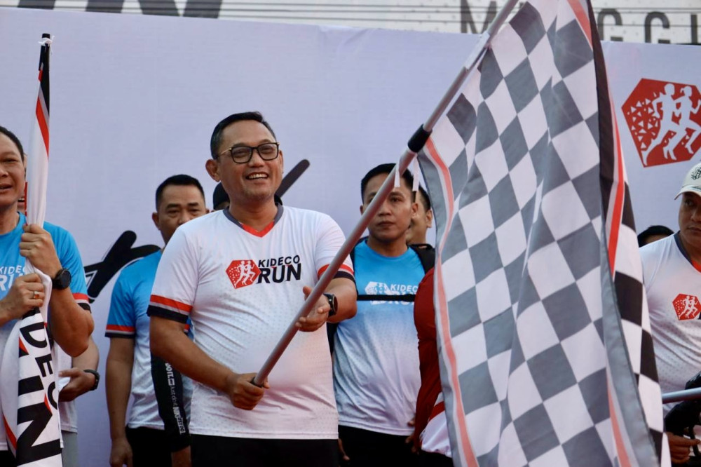 Wagub Seno Aji Lepas Ribuan Peserta Kideco Run 2026 di Paser