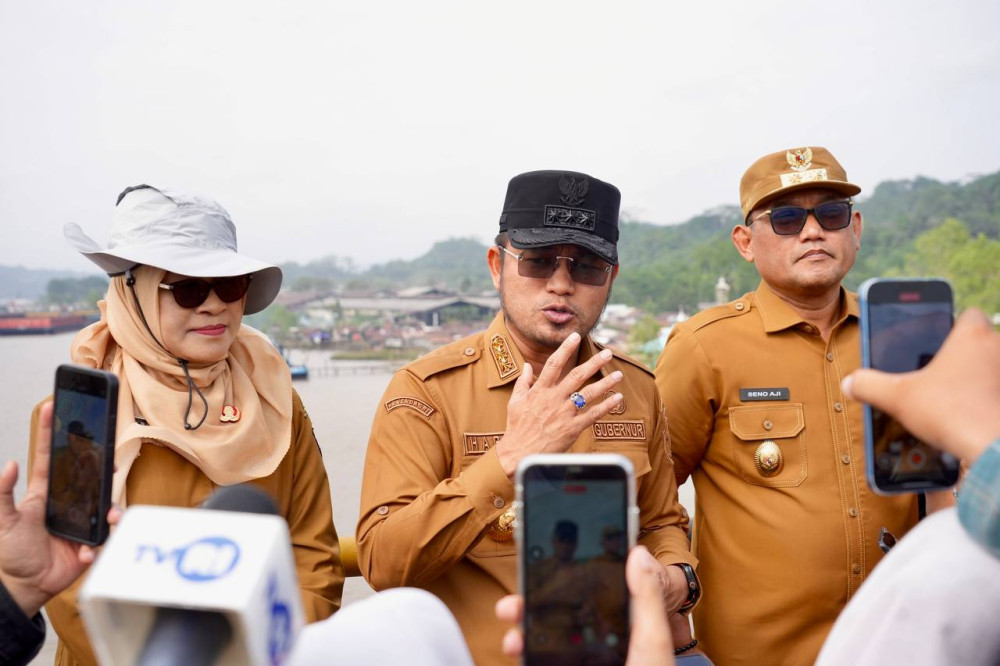 Respons Keluhan Masyarakat, Gubernur Kaltim Langsung Tinjau Kondisi Jembatan Mahulu
